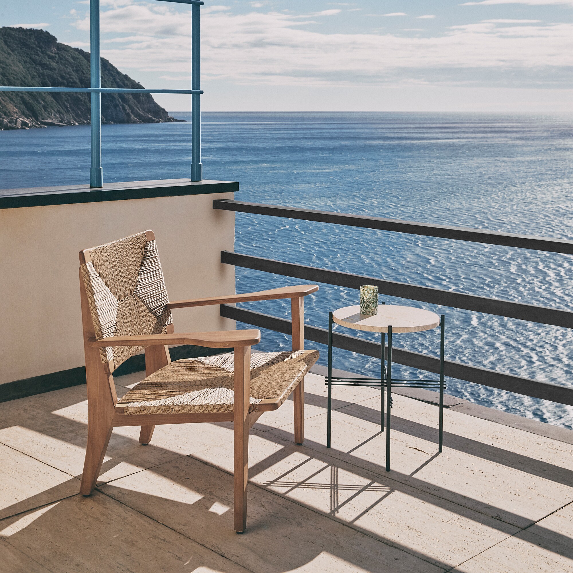 F-Chair Outdoor Lounge Chair