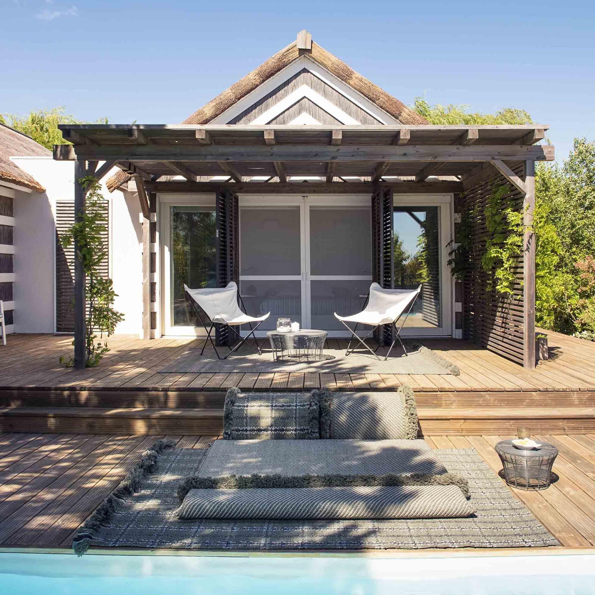 Garden Layers Big Roll Cushion