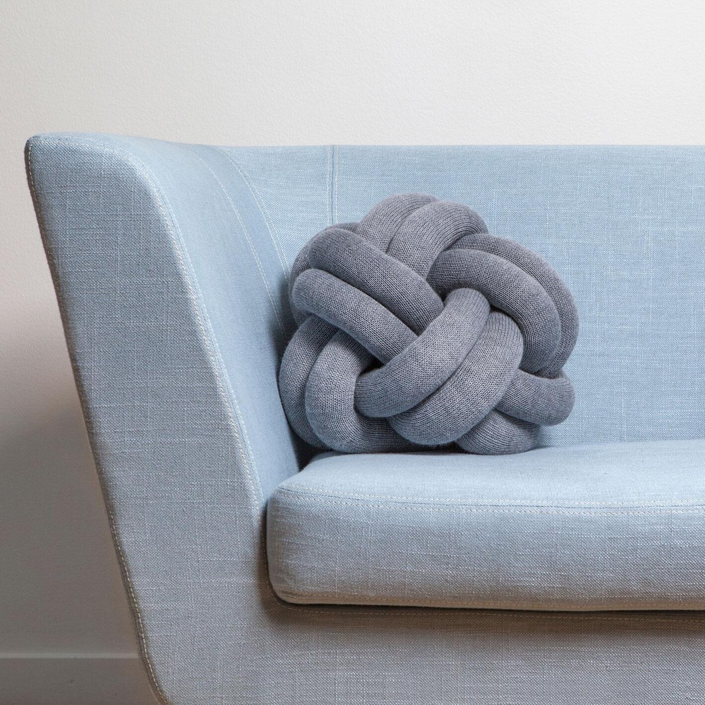 Knot Cushion