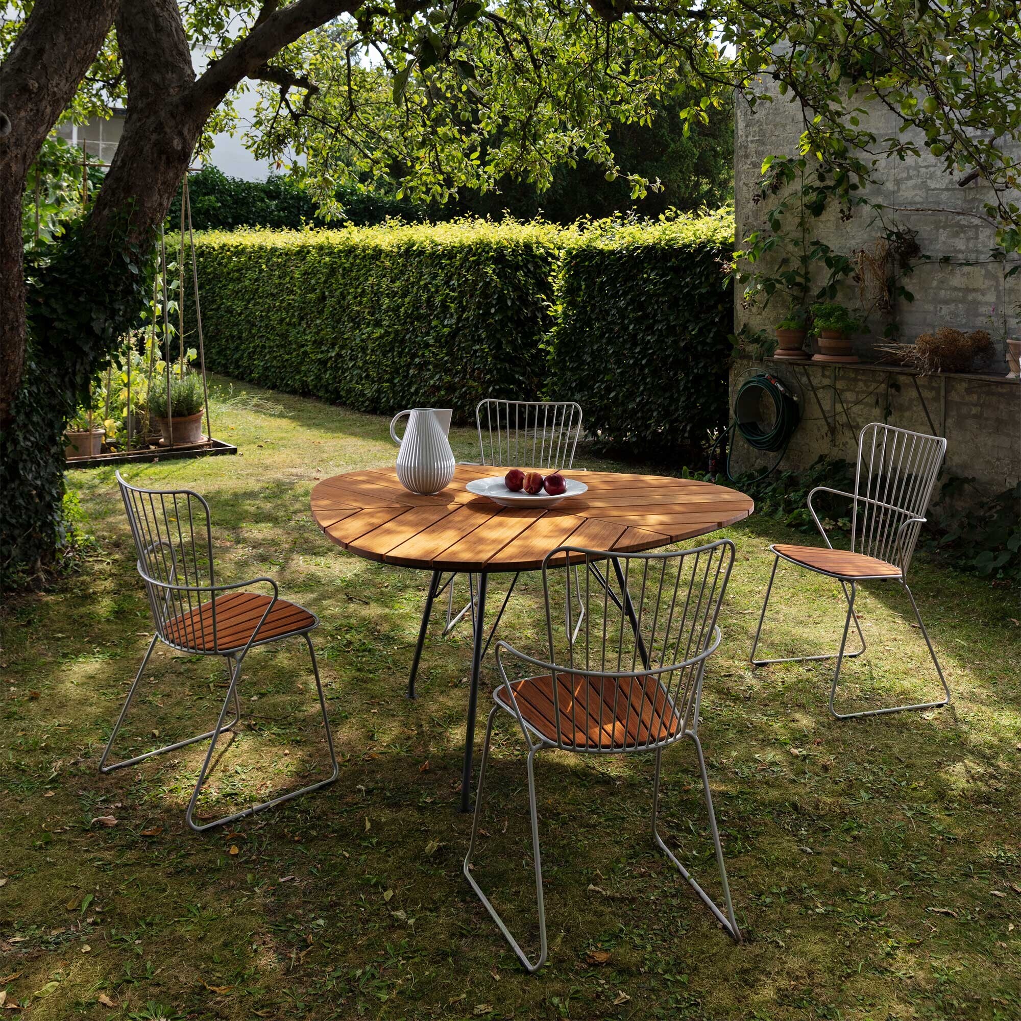Leaf Outdoor Table Ø 146cm