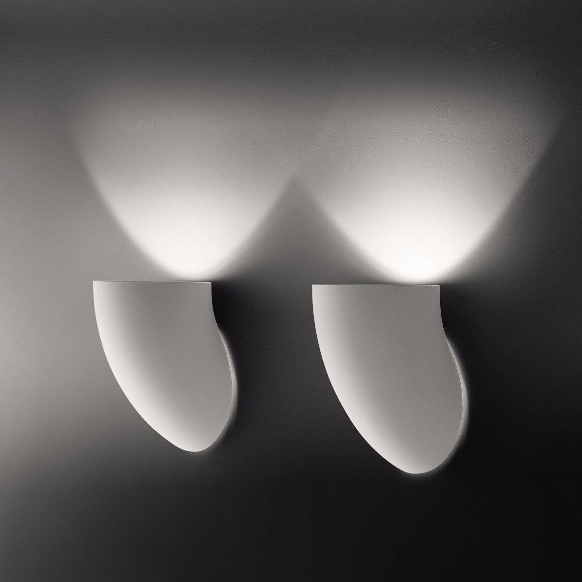 Gomito Wall Lamp