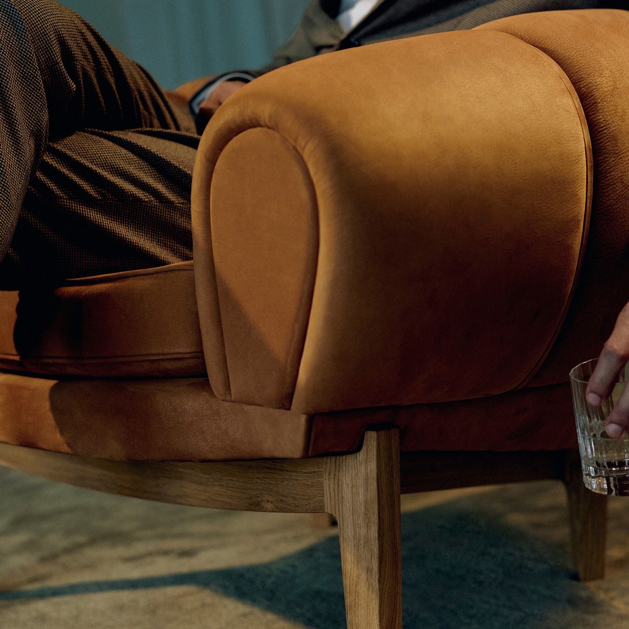 Croissant Lounge Chair Leather