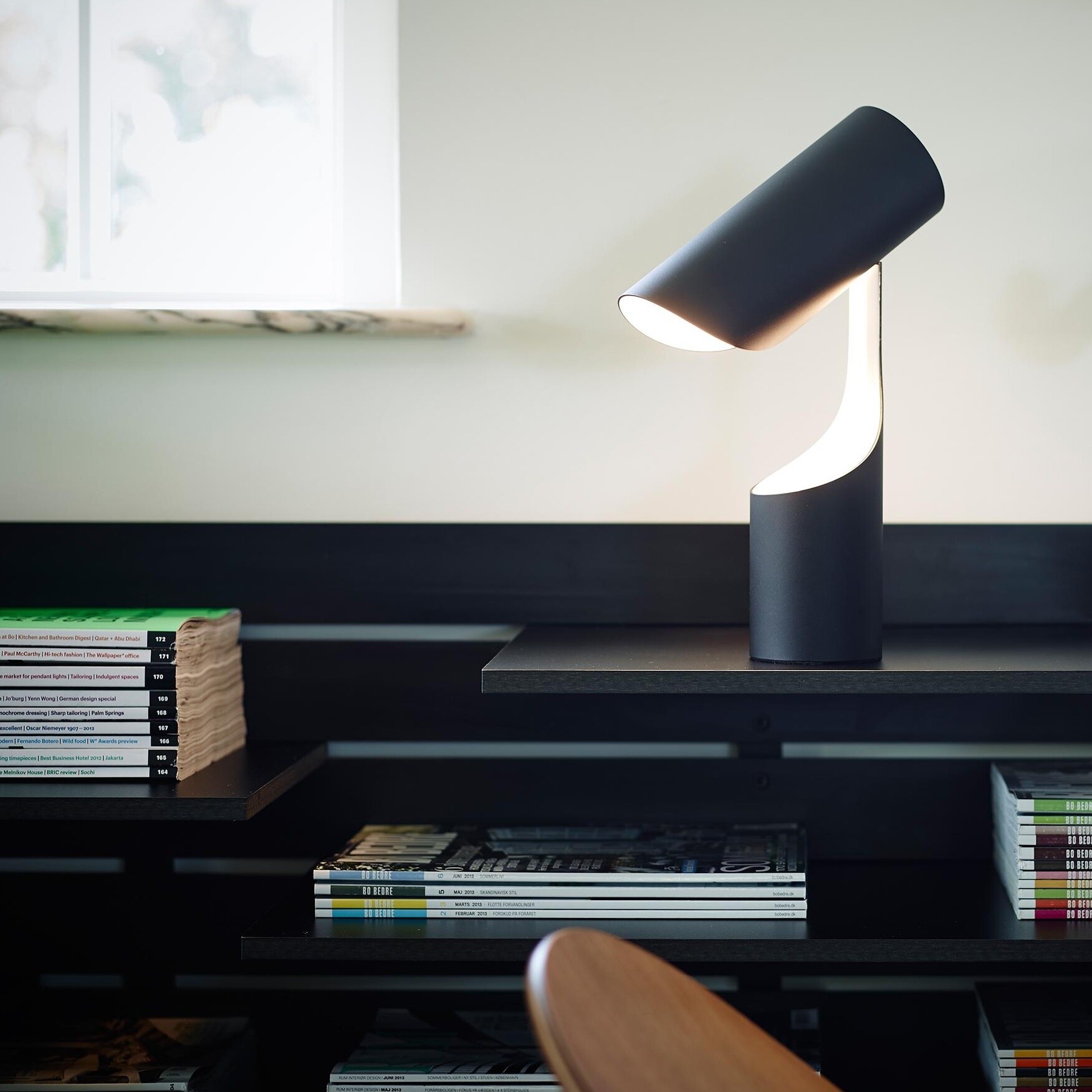 Mutatio 353 Table Lamp