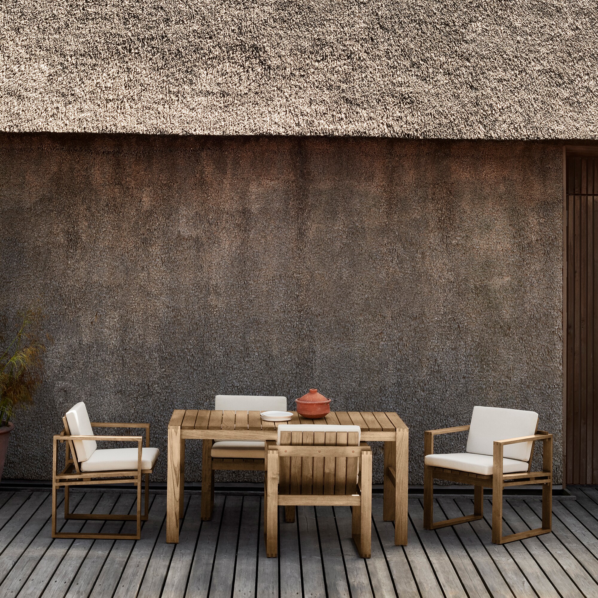 BK15 Outdoor Dining Table