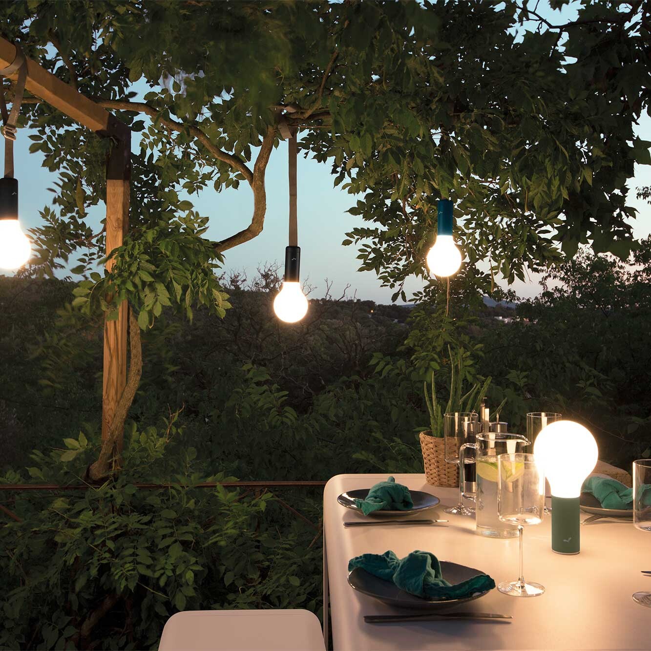 Aplô LED Lamp with Battery