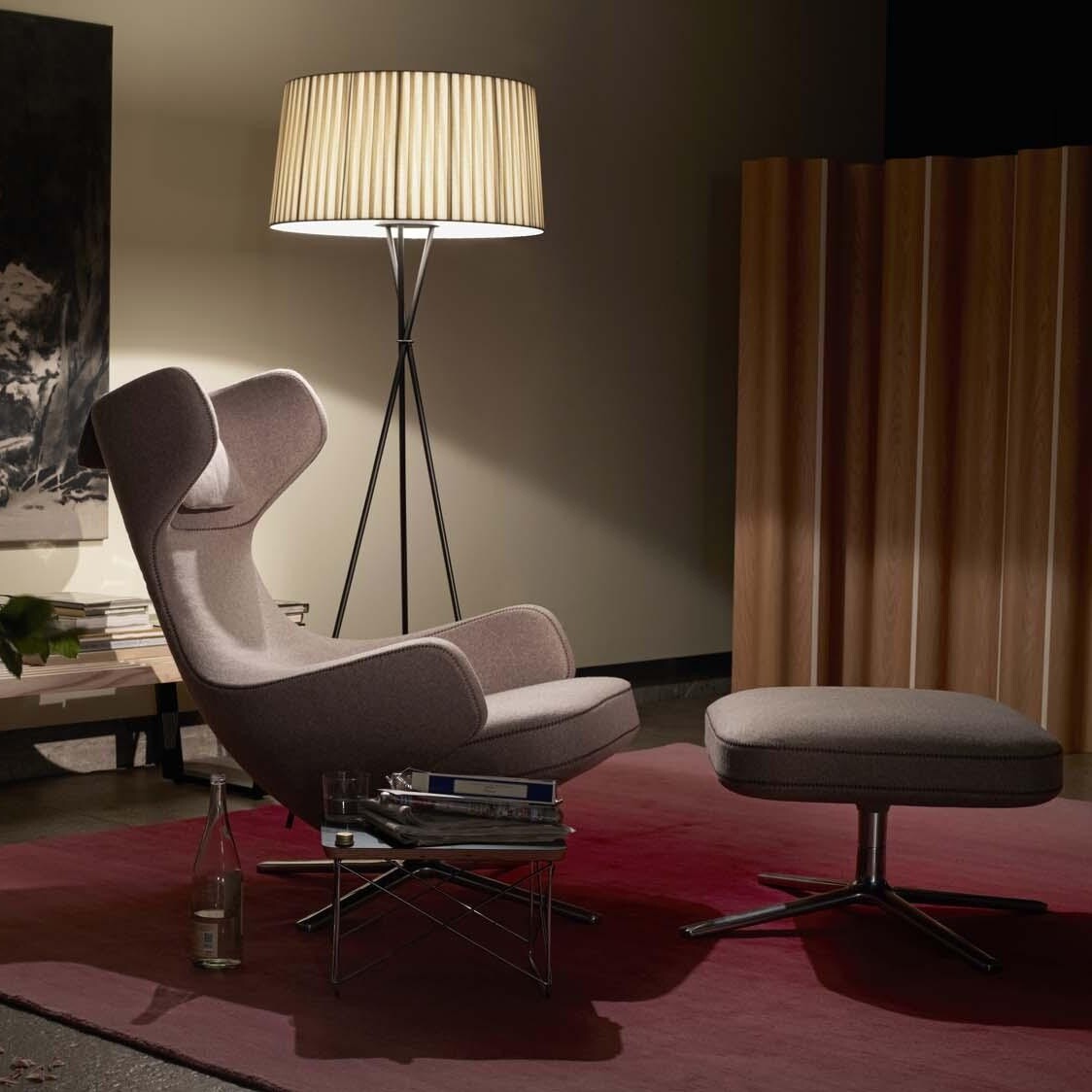 Grand Repos Lounge Chair & Ottoman Fabric