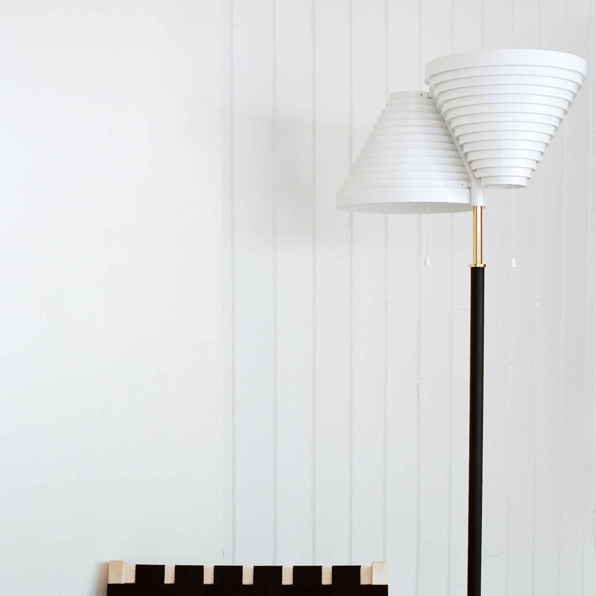 A810 Floor Lamp