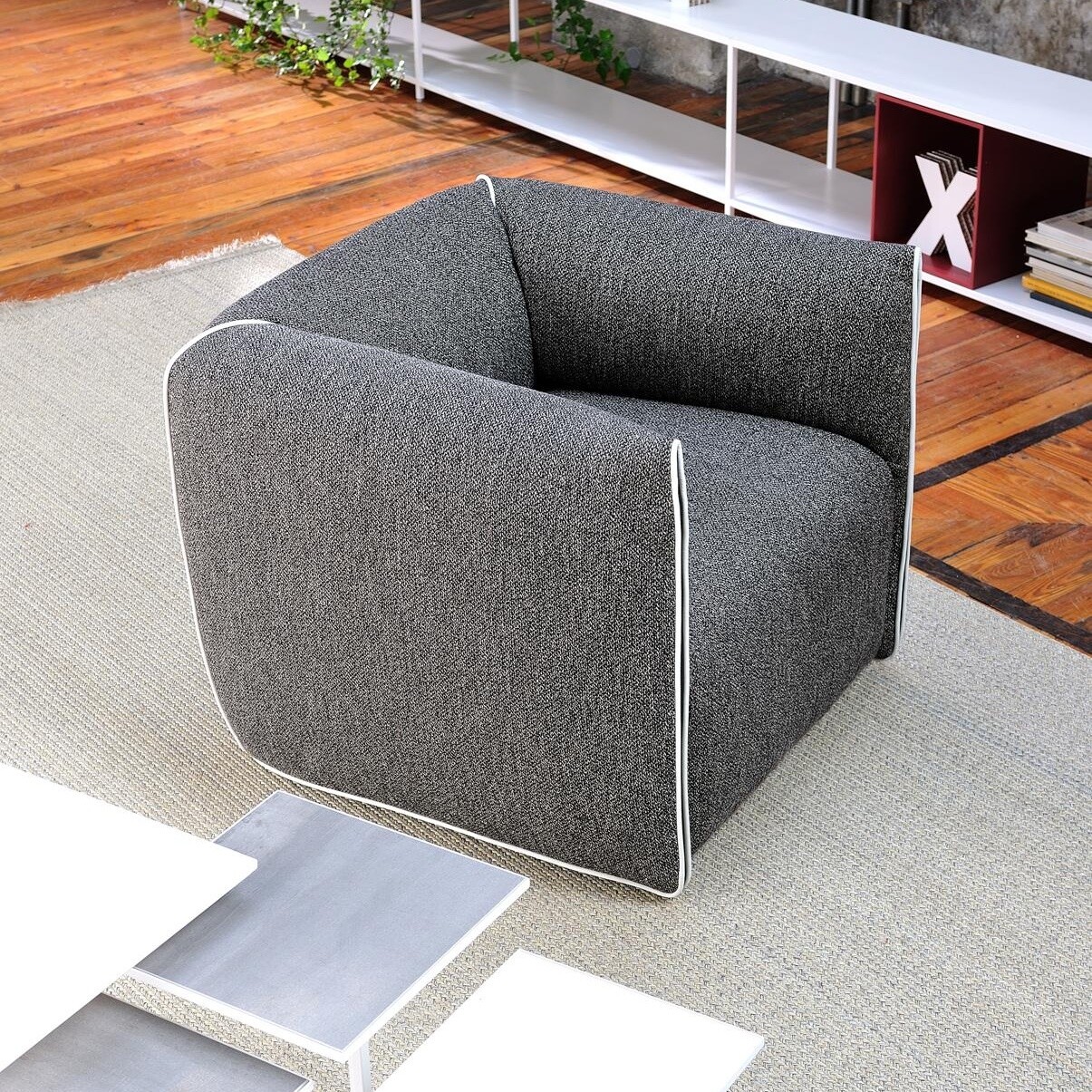 Mia Armchair