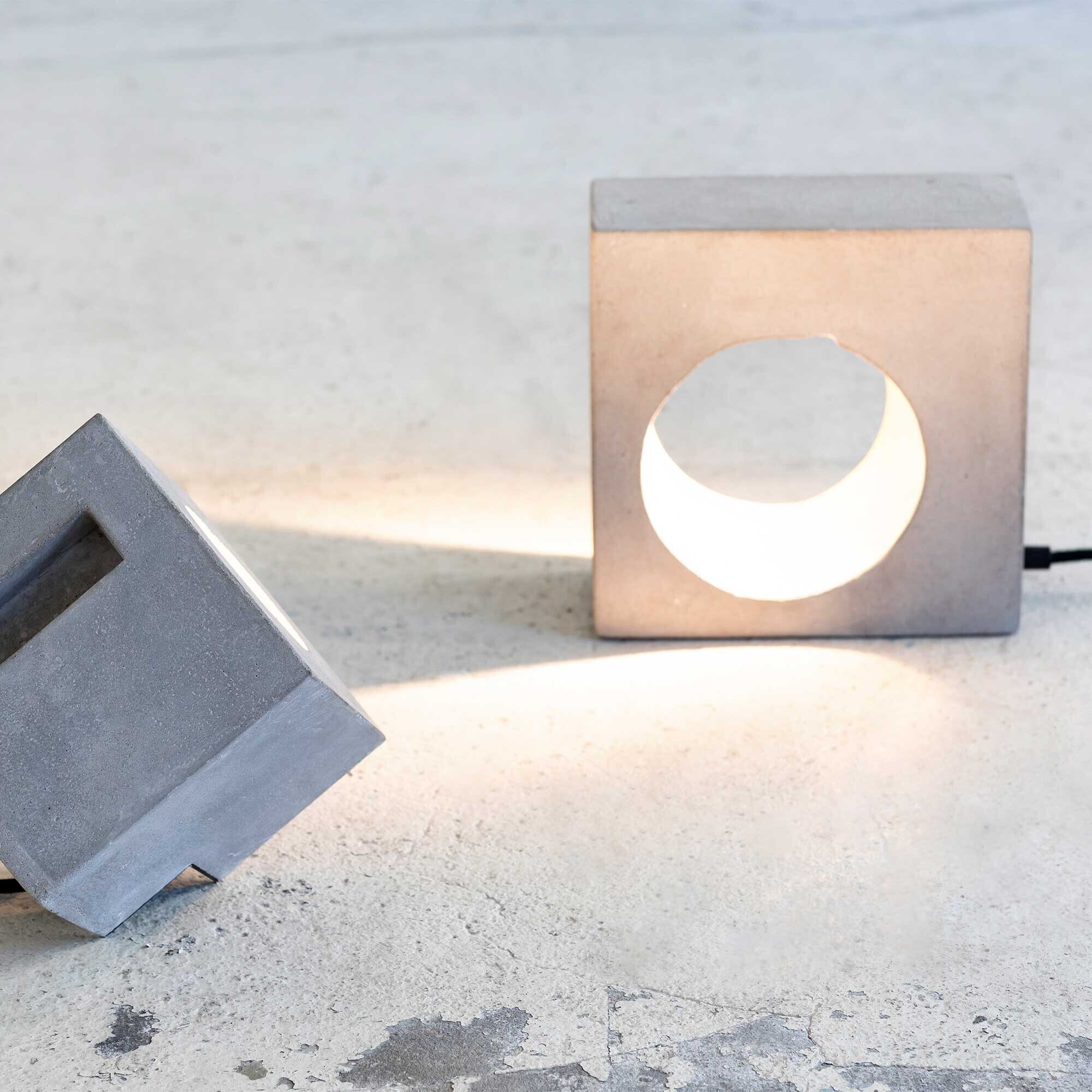 Flastaire Table Lamp