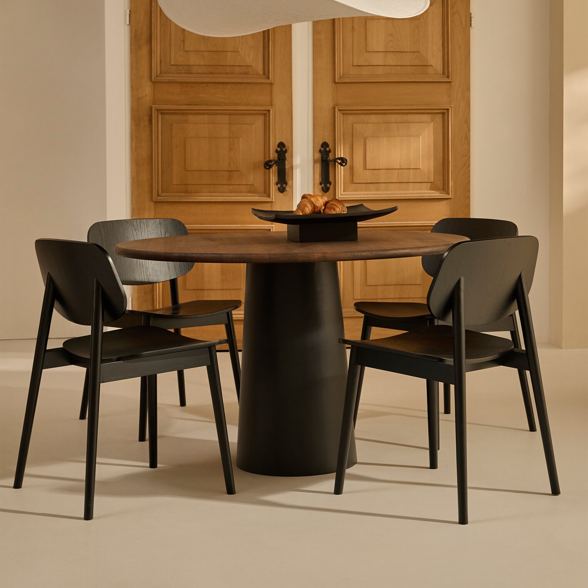 Circle of Calm Dining Table Ø 120cm