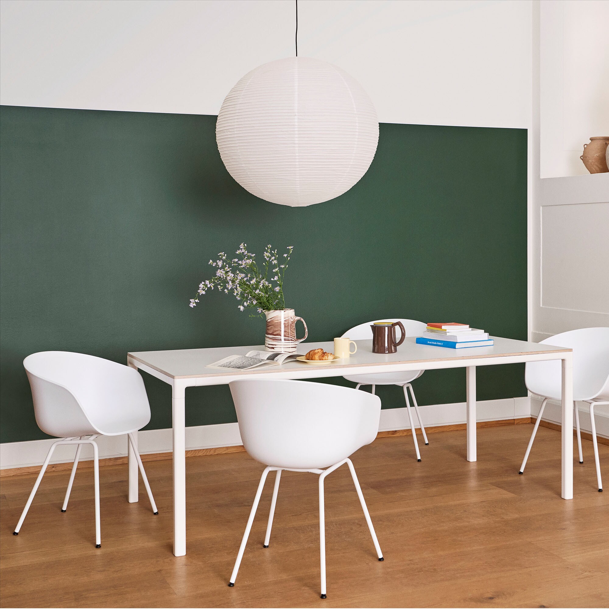 About a Chair AAC 26 2.0 White Steel Base