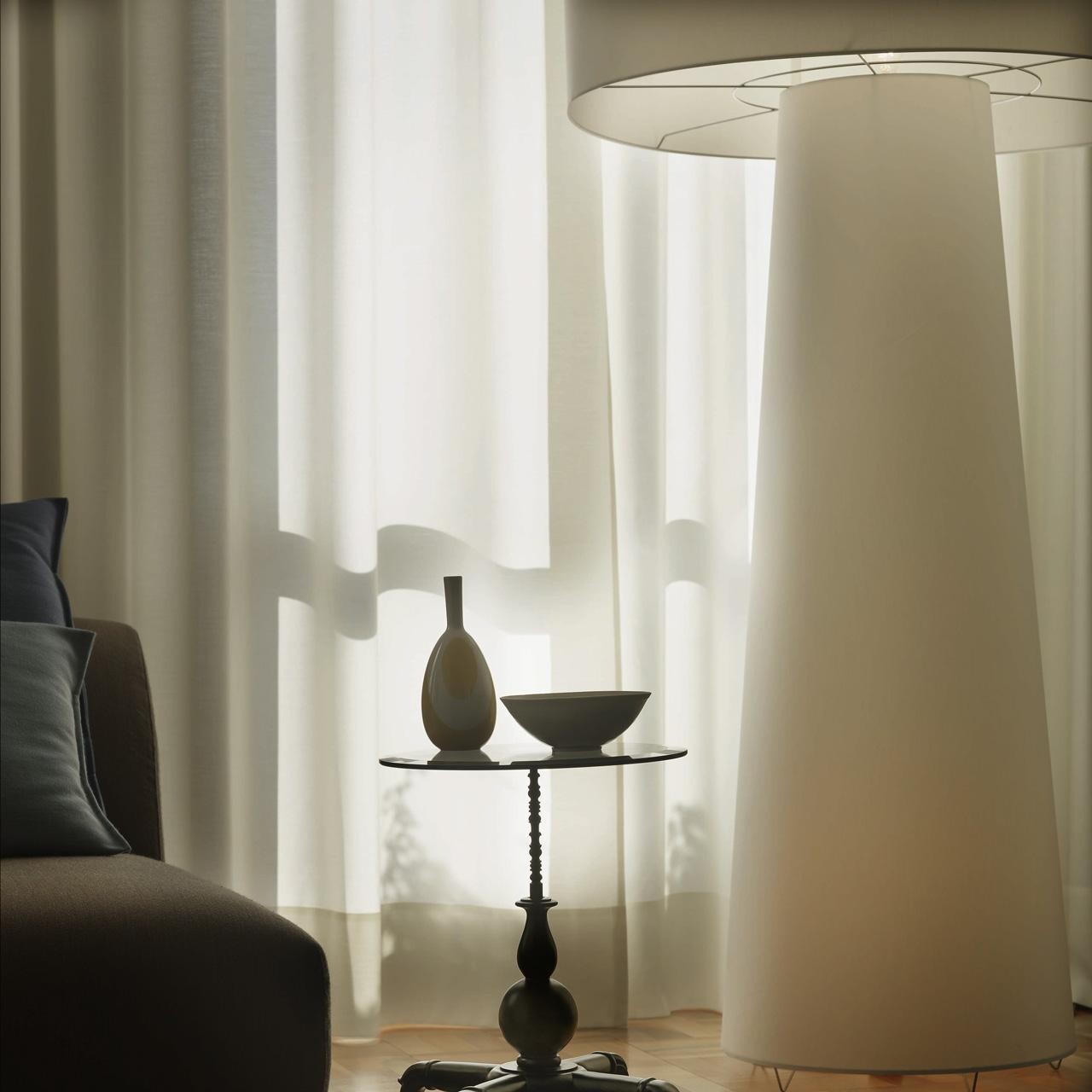 Big Shadow Floor Lamp