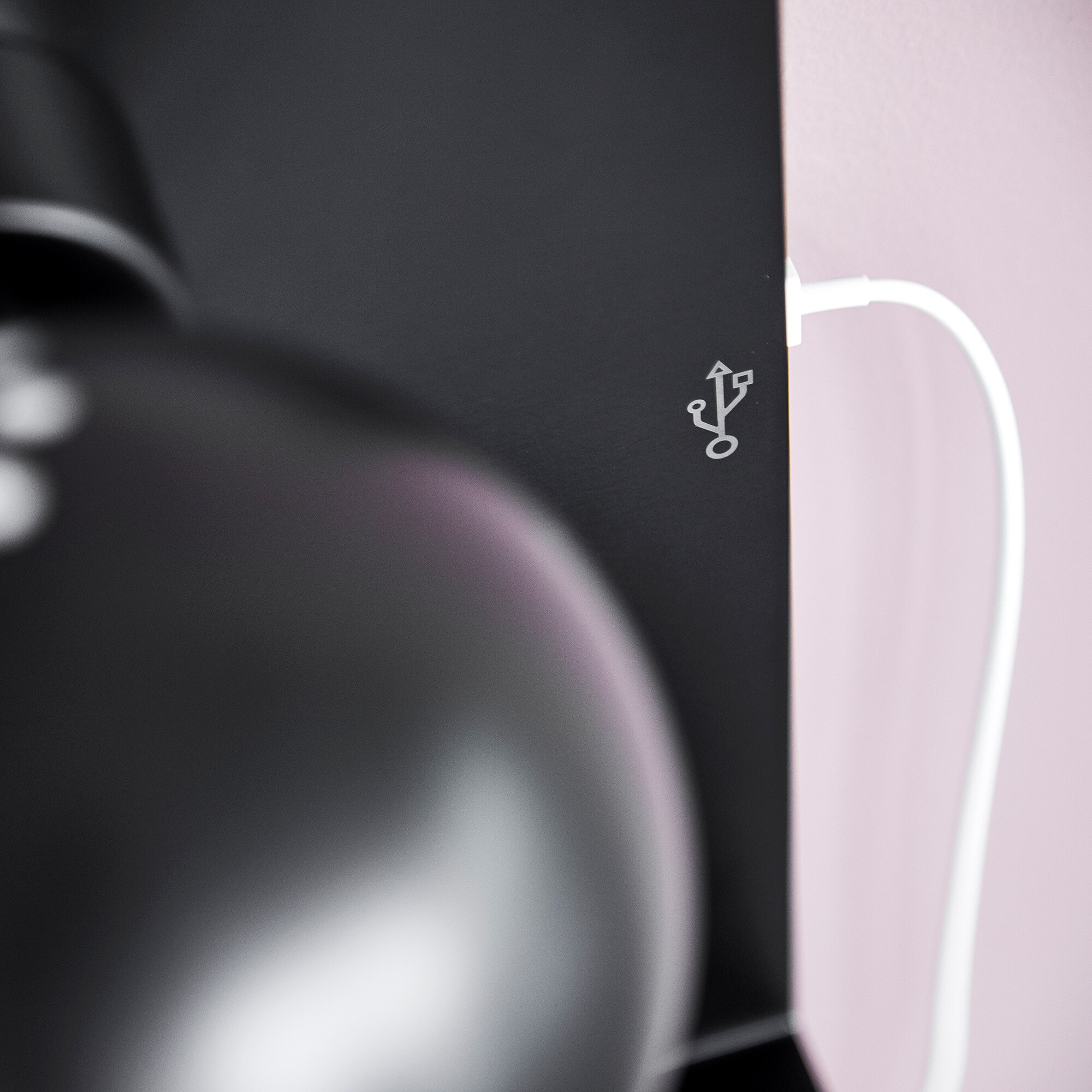 Ball Wall Lamp With USB