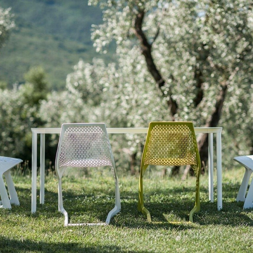 Myto Cantilever Chair