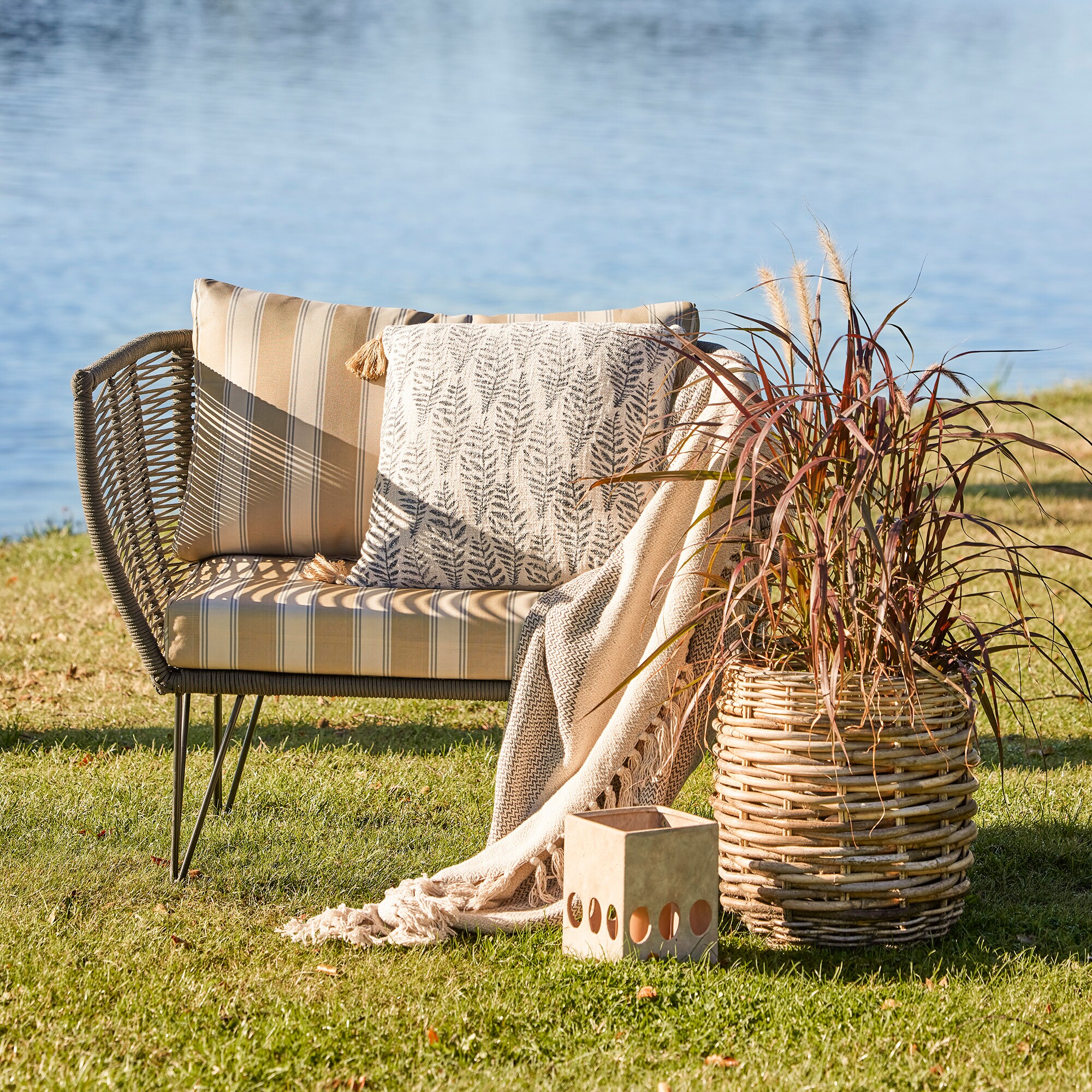 Mundo Outdoor Lounge Chair