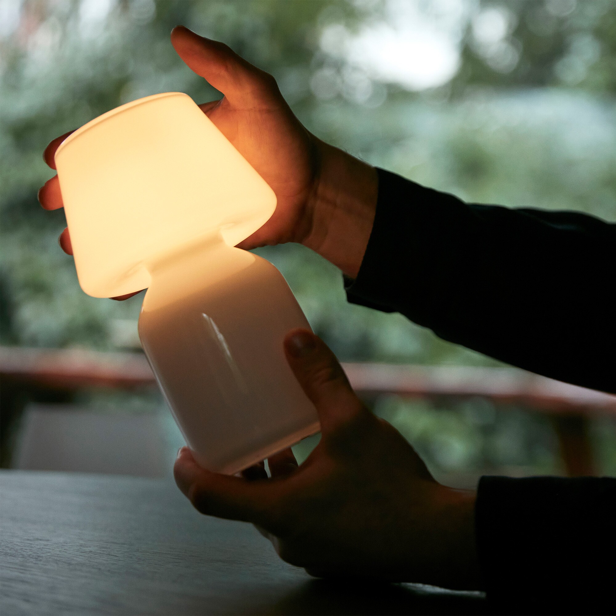 Apollo Lamp with Battery