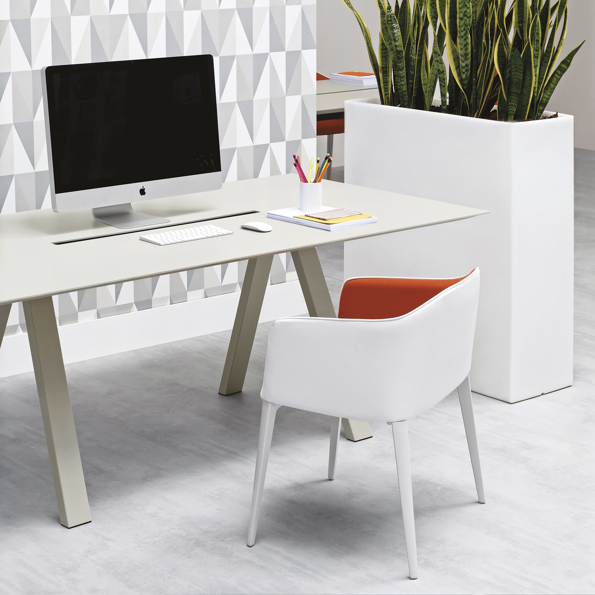 Kado2 Outdoor Planter H 100cm