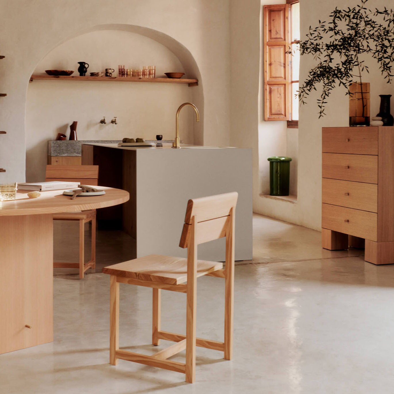 Aukko Dining Table Ø 140cm