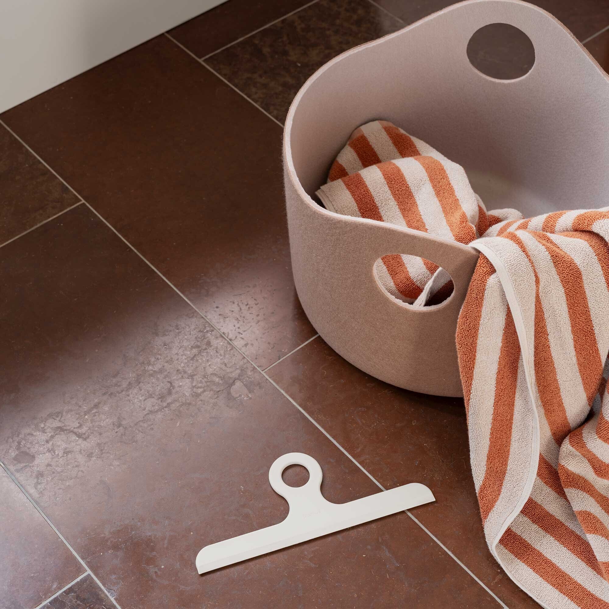 Arto Bath Towel Thick Stripes 140x70cm