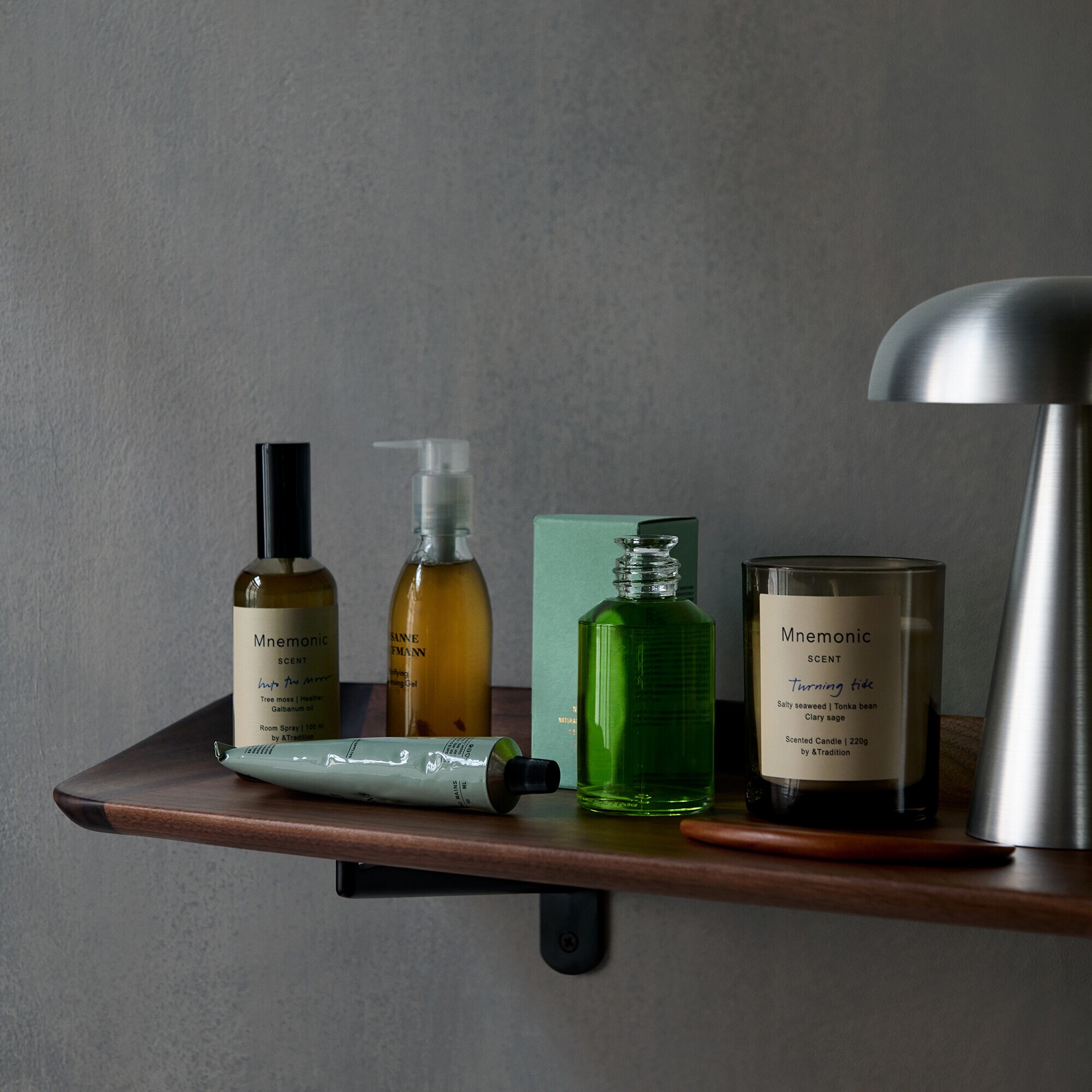 Guild HM14 Wall Shelf 75cm