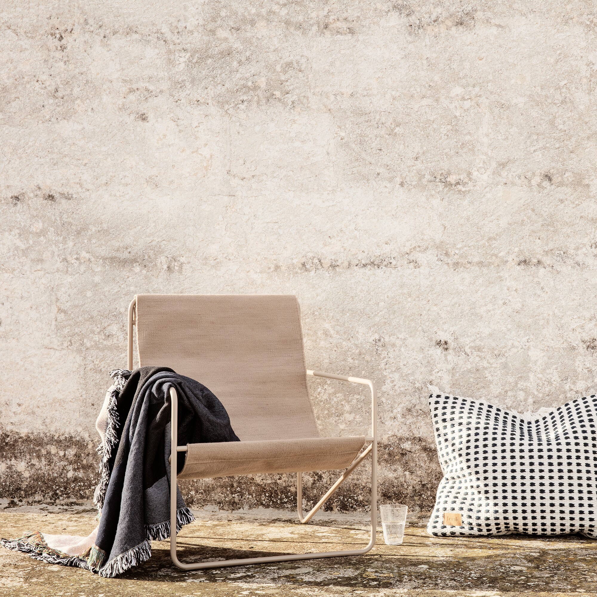 Desert Lounge Chair Cashmere Frame