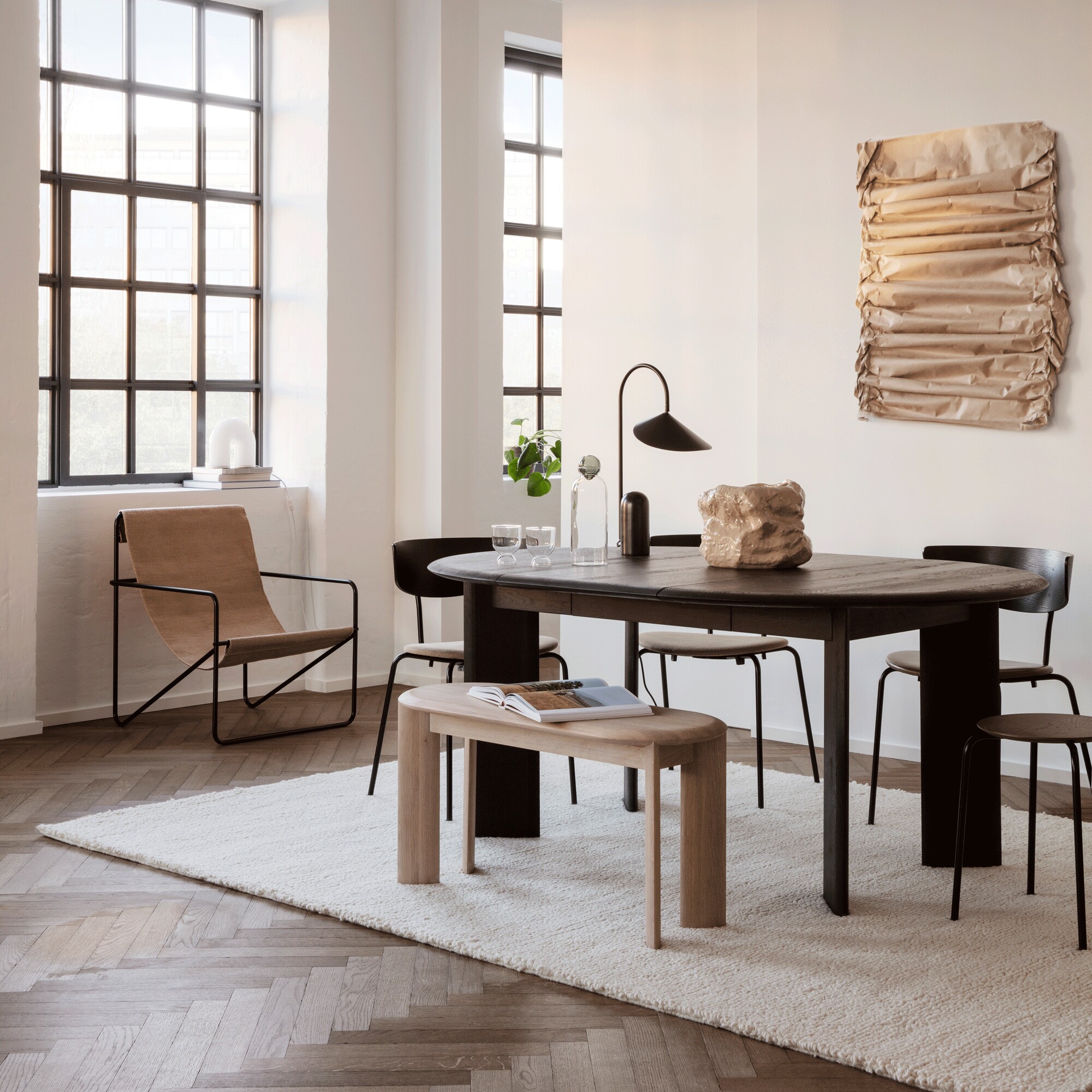 Desert Lounge Chair Black Frame