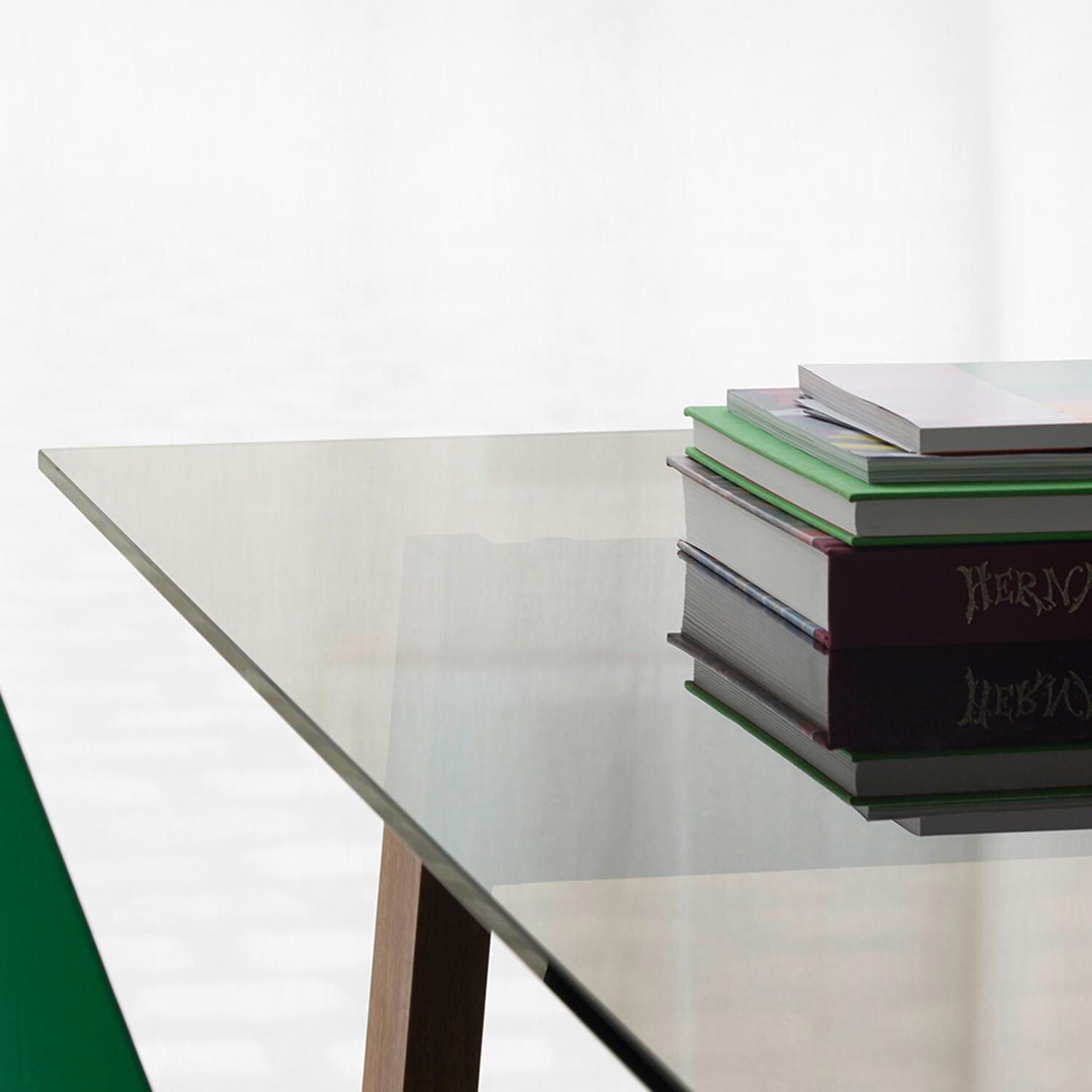 DC08 Basis Dining Table