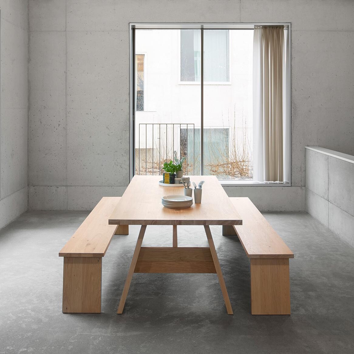 e15 DC01 Fayland Table