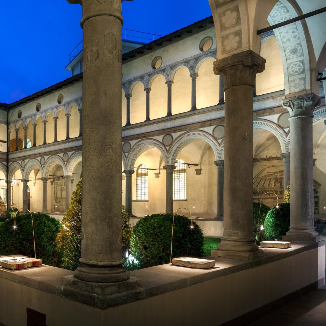 Syphaduepassi Outdoor Standing Lamp