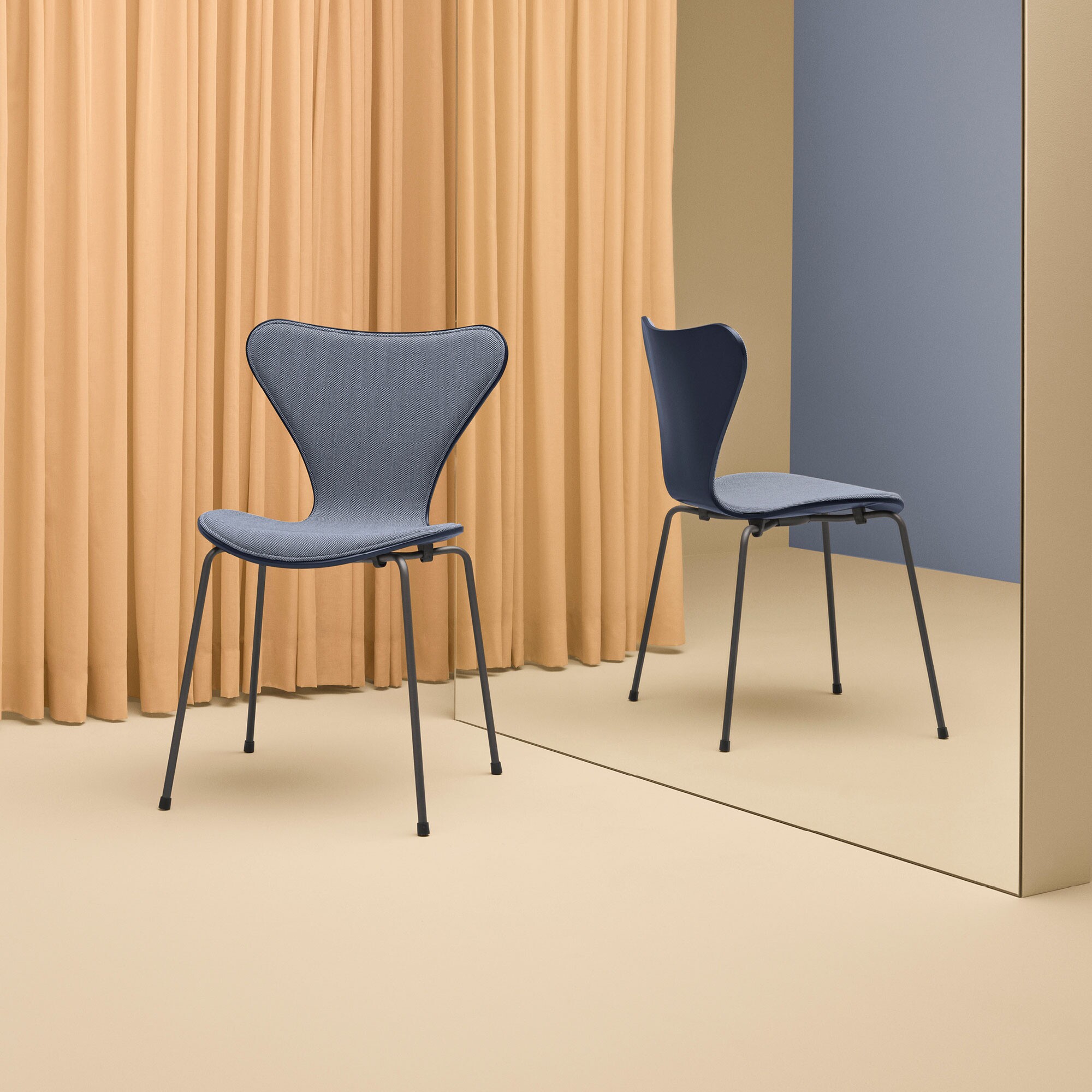 Series 7 Chair Front Upholstered Warm Graphite Base