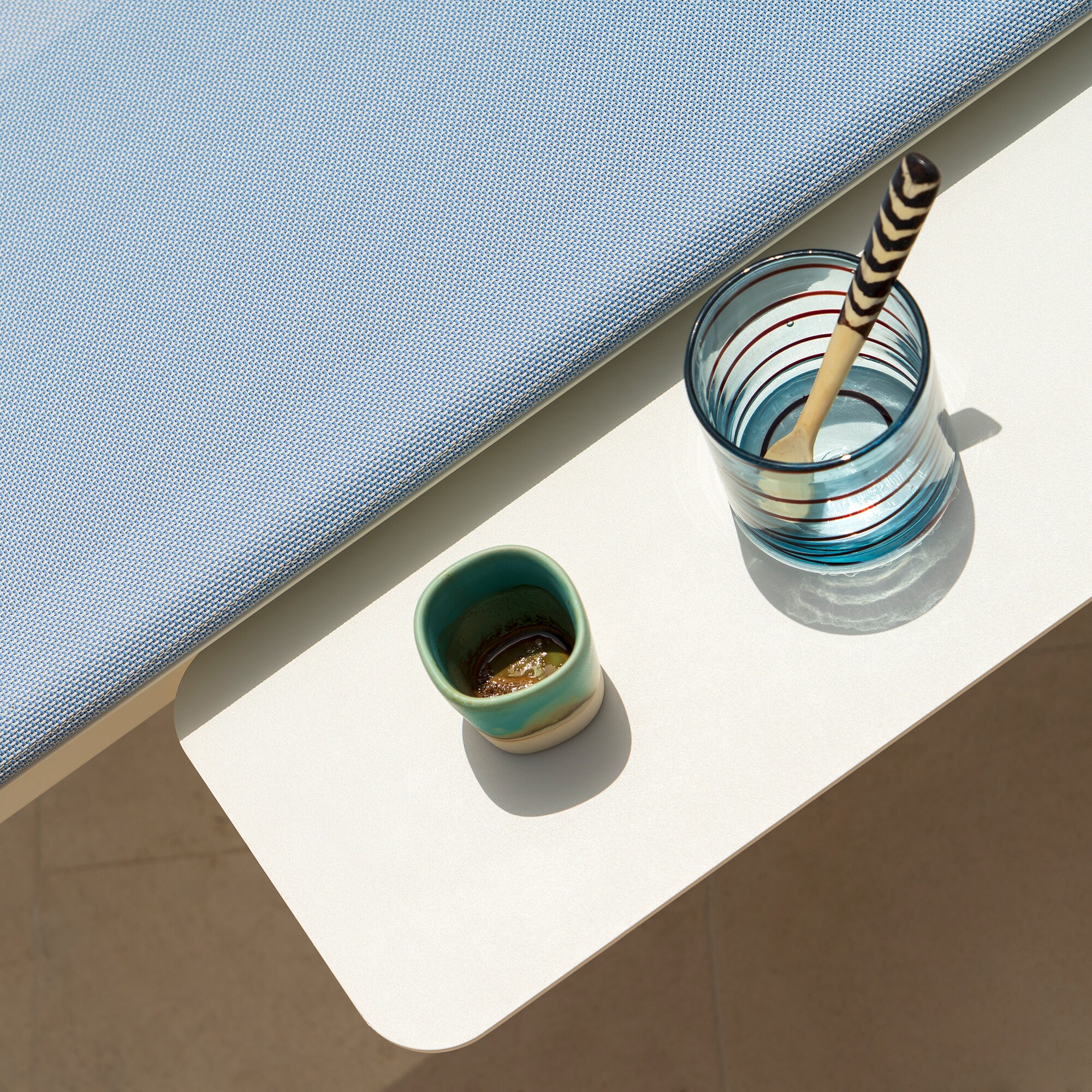 Tiki Sunlounger with Wheels