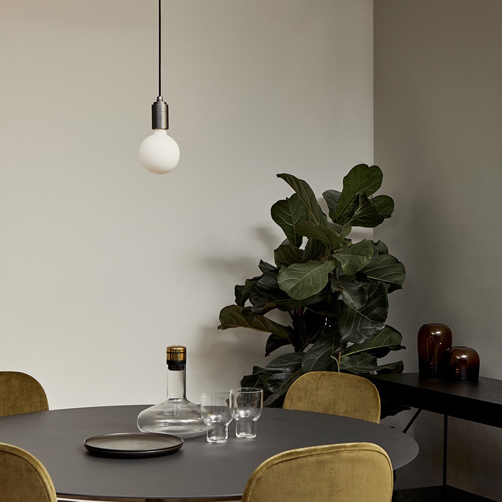 Sphere III LED E27 GLOBE 360° 7W =} 48W Dim To Warm