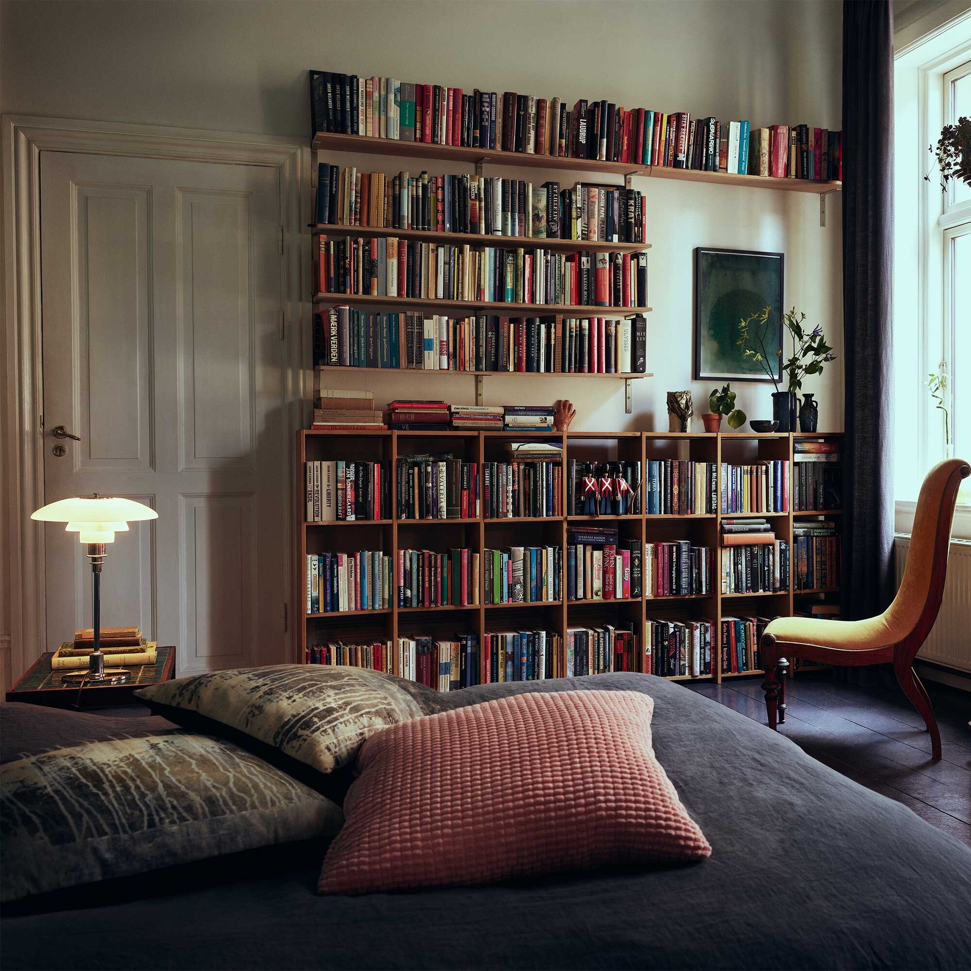 PH 3 1/2 - 2 1/2 Glass Table Lamp