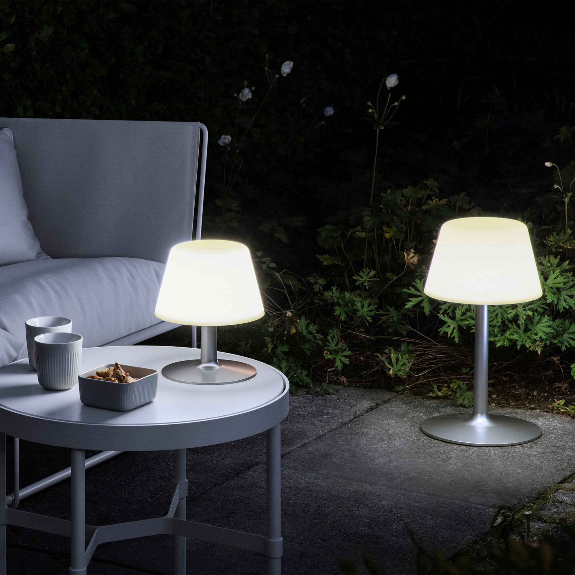 SunLight Lounge Solar Table Lamp