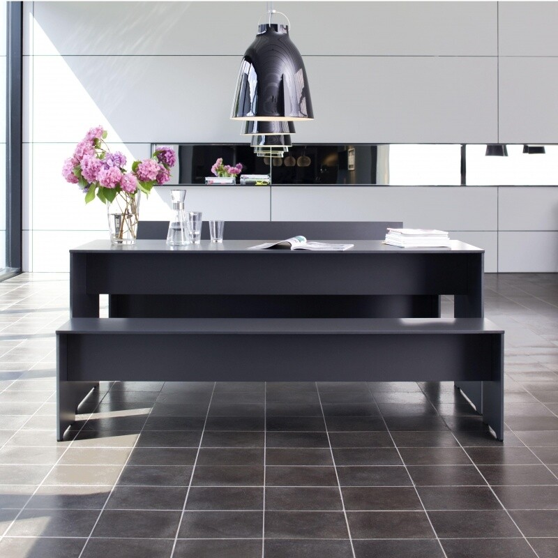 Riva Table