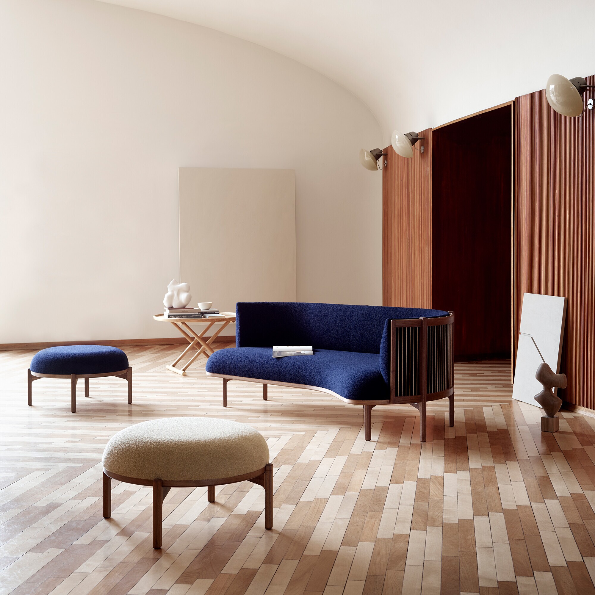 RF1903F Sideways Footstool