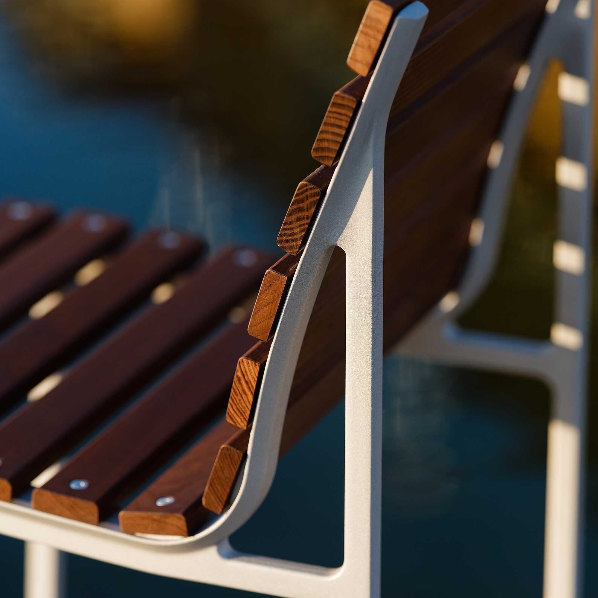 Traverse Outdoor Chair