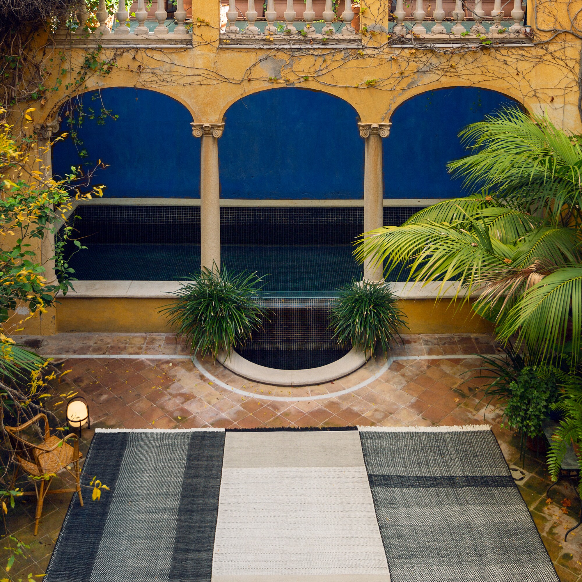 Tres Outdoor Rug 170x240cm