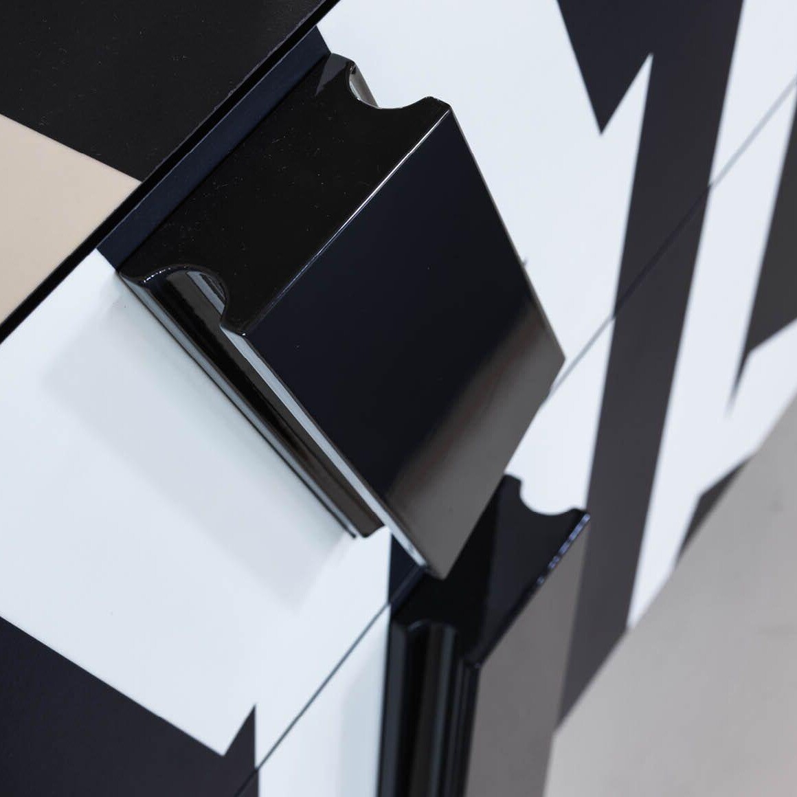 Ziqqurat Chest of Drawers H 155cm