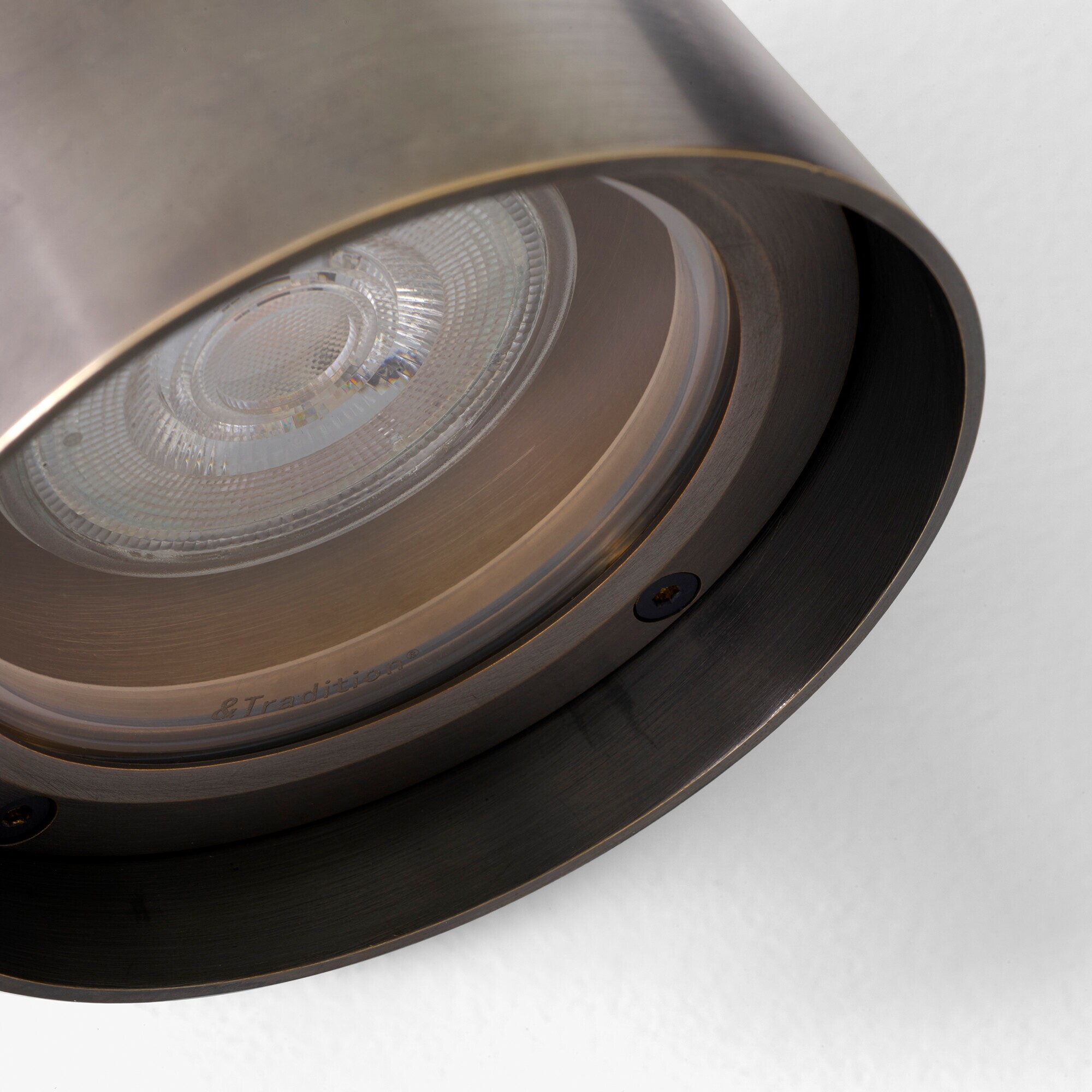 Solid SC104 Wall Lamp