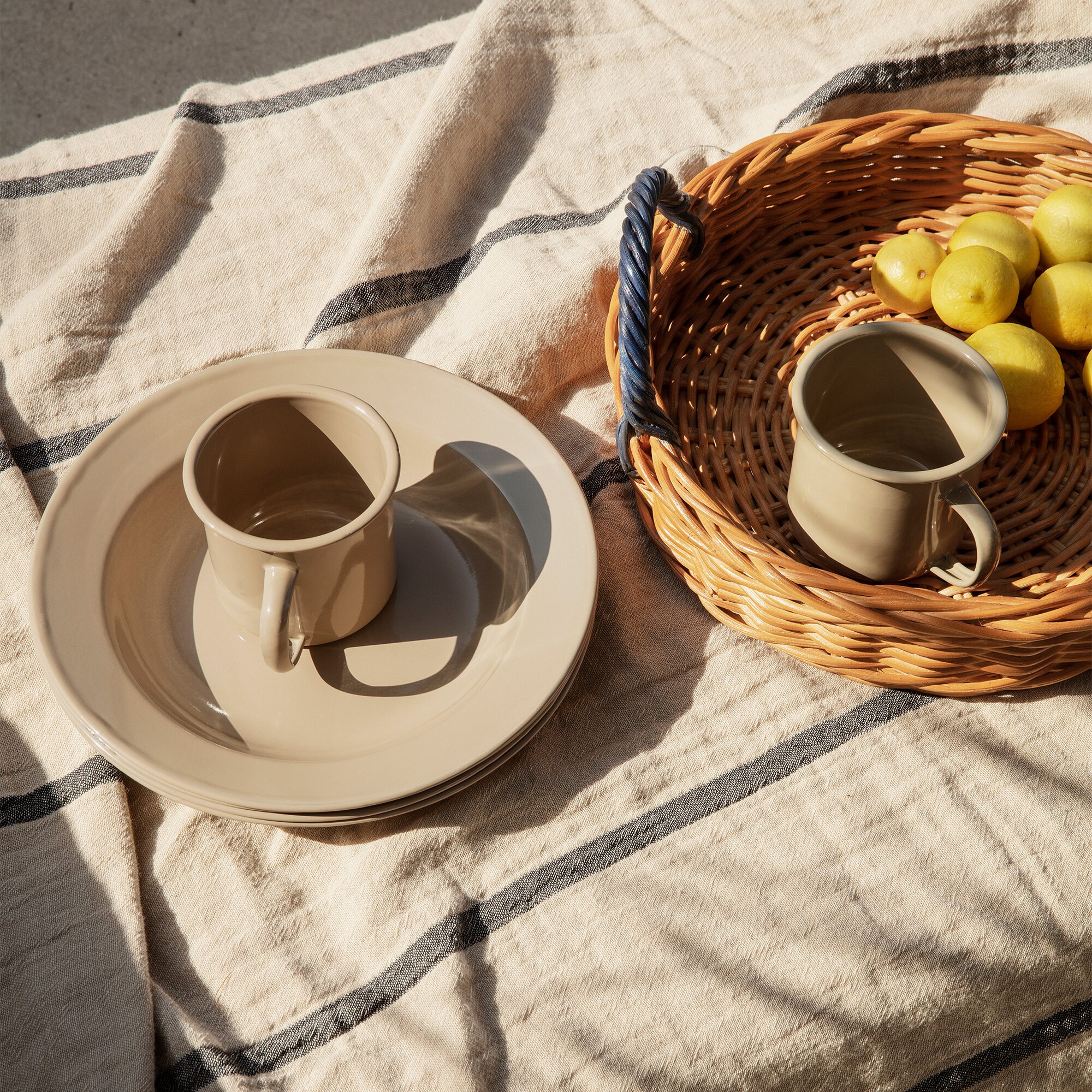 Yard Picnic Tableware Set 8 Piece