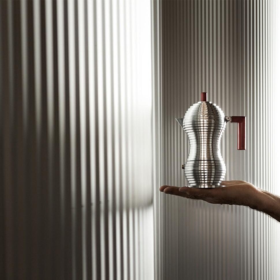 Pulcina Espresso Maker with magnetic base