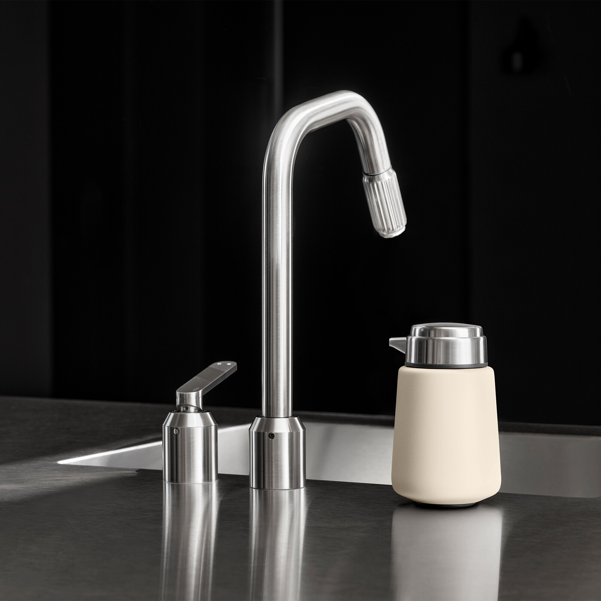 Vipp9 Soap Dispenser
