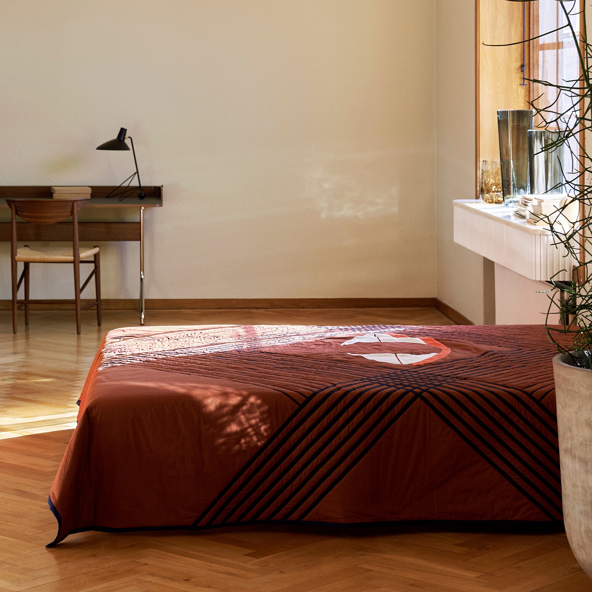 Tripod HM9 Table Lamp