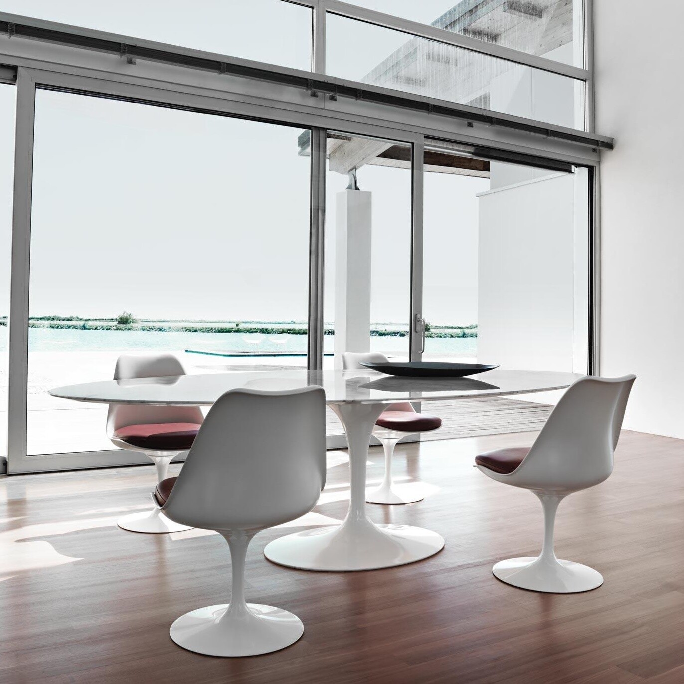 Tulip Eero Saarinen Chair Swivelling