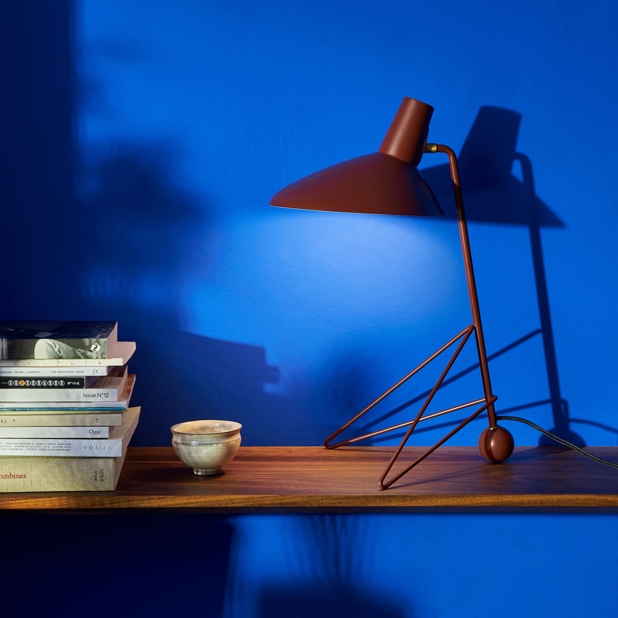 Tripod HM9 Table Lamp