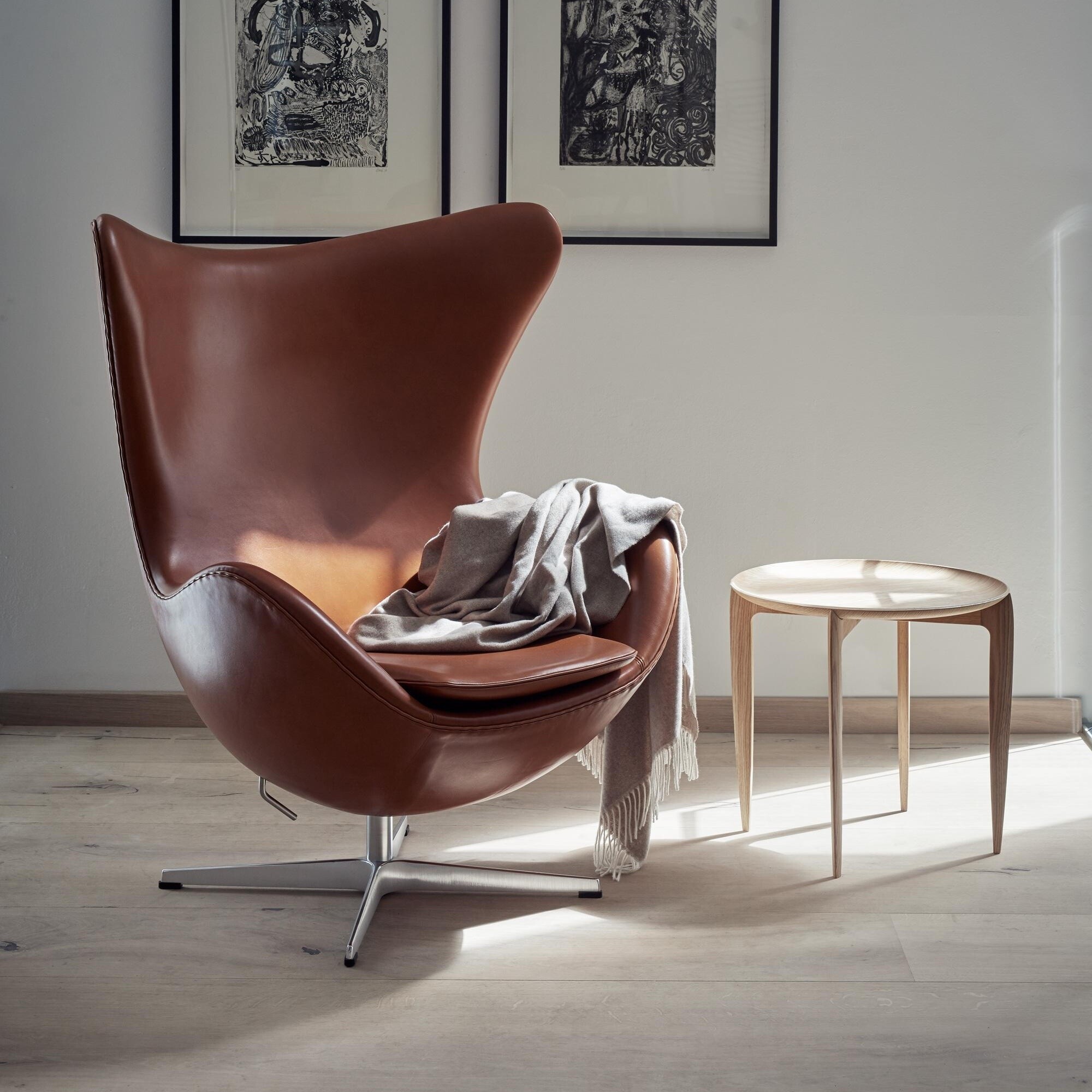 Promotion Set Egg Chair™ + Footstool Leather