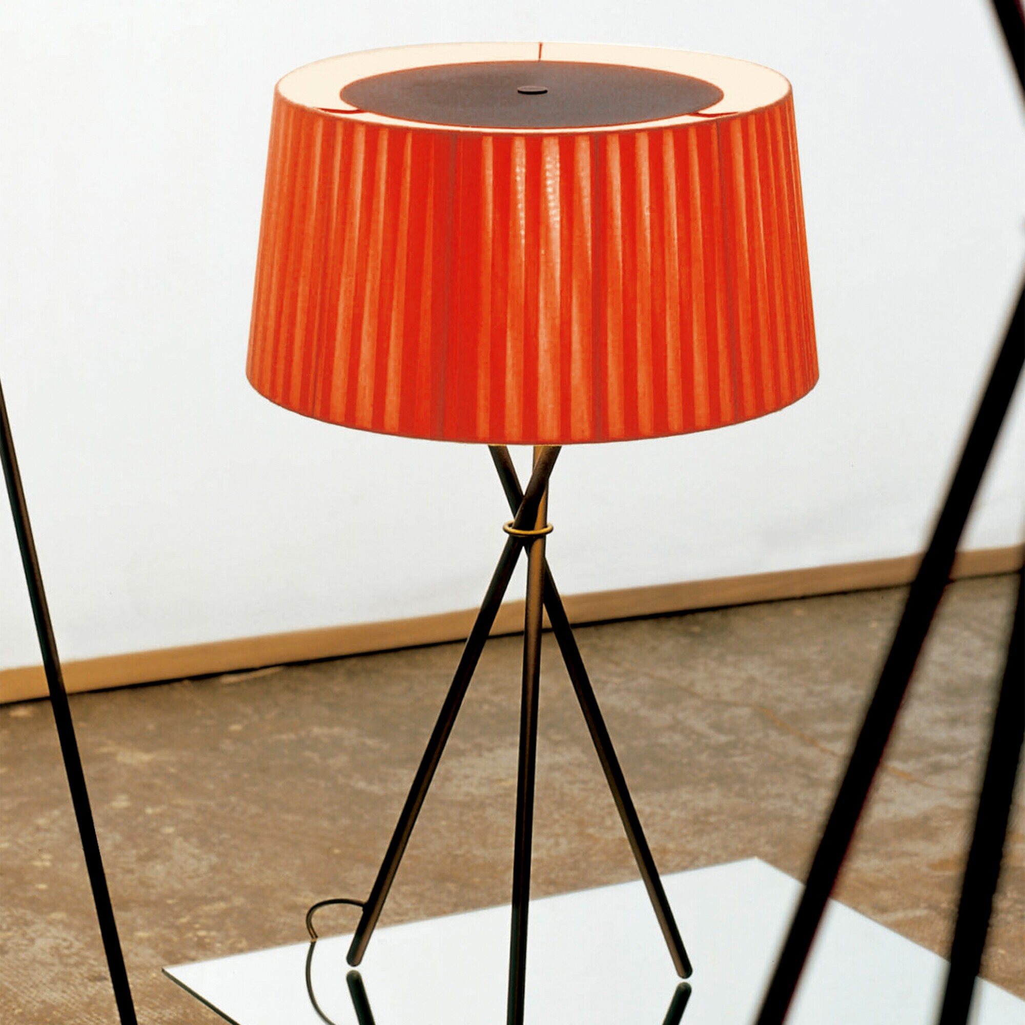 Tripode M3 Table Lamp