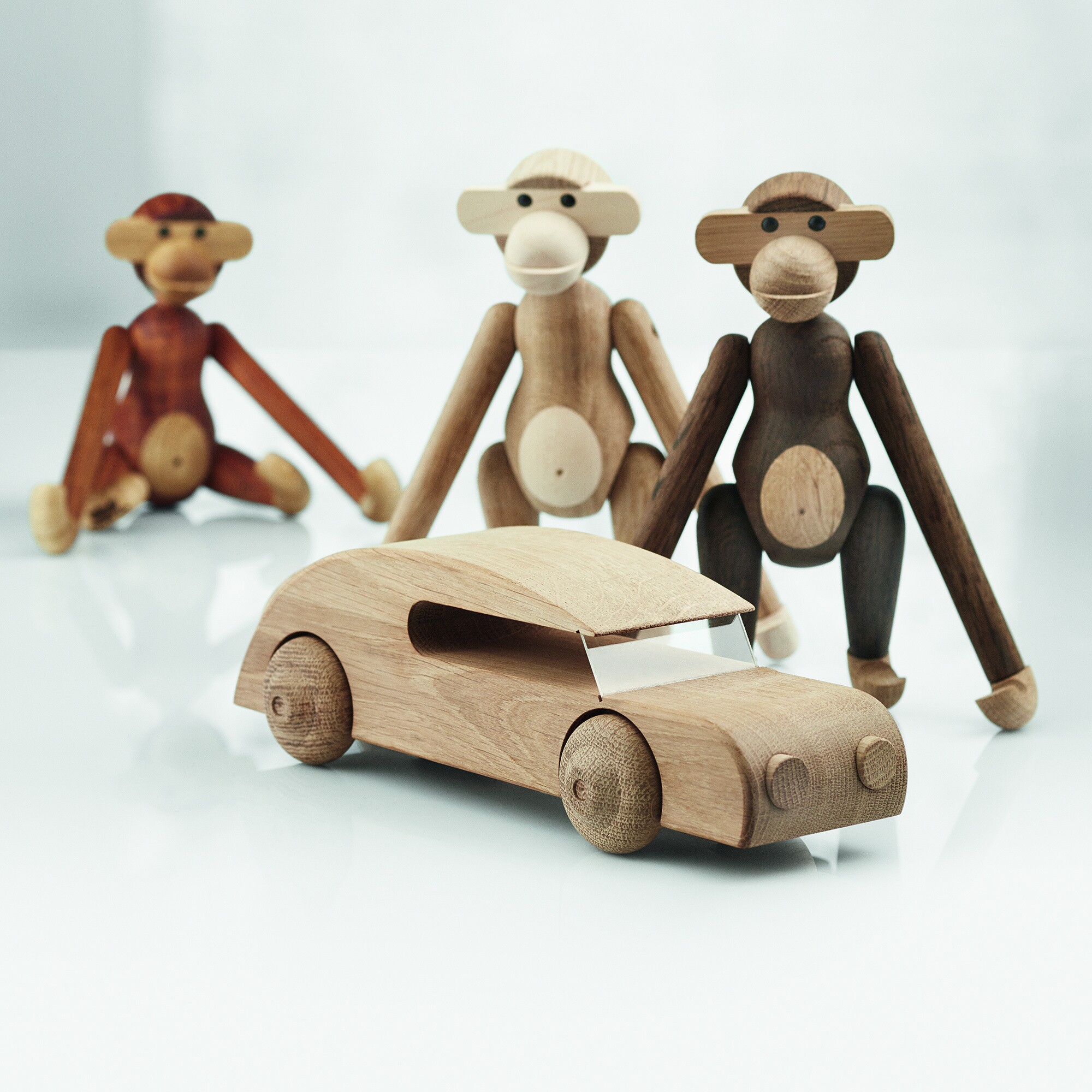 Wooden Figurine Monkey Small Maple