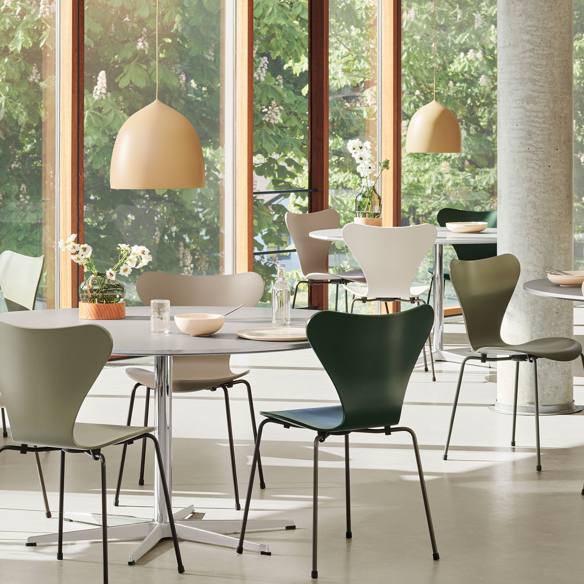 Series 7™ Chair Dyed Ash Warm Graphite Base